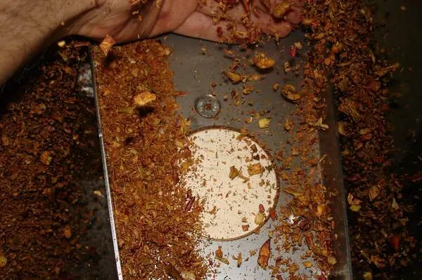 Moisture sensor in apple pomace