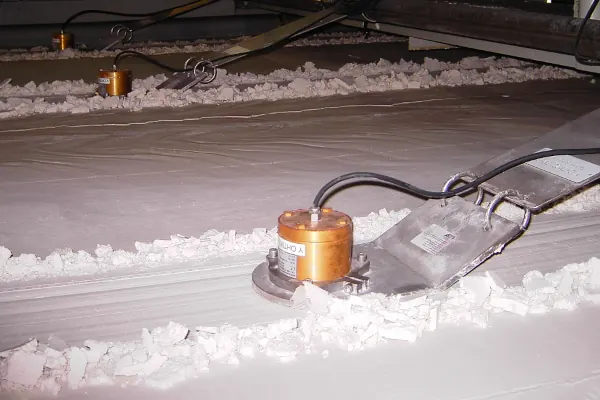Moisture sensor in iron ore