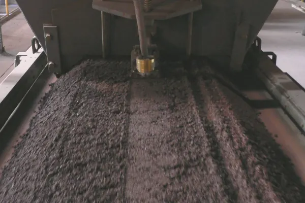 Moisture sensor in industrial ore