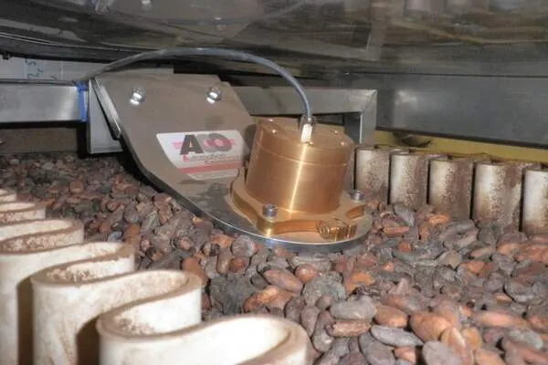 Moisture sensor in cocoa beans